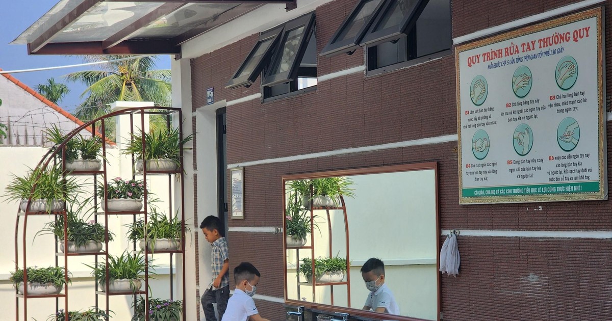 thumbnail - Quảng Ninh: Dành 71,3 tỷ đồng để sửa chữa, nâng cấp nhà vệ sinh trường học