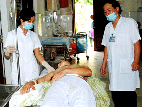 Lào Cai: Bị cắt cổ, vợ chết, chồng nguy kịch ảnh 1