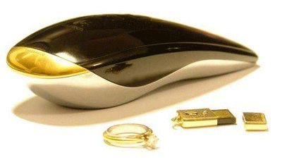 Chuột không dây Logitech: Được thiết kế bởi công ty chuyên sản xuất hàng xa xỉ của Ukraina, Art-Studio MJ, được mạ vàng, kèm theo đầu kết nối USB bluetooth hoàn toàn bằng vàng. Người mua sẽ được tặng thêm 1 chiếc nhẫn cũng bằng vàng. Sản phẩm có giá 24.180 USD.