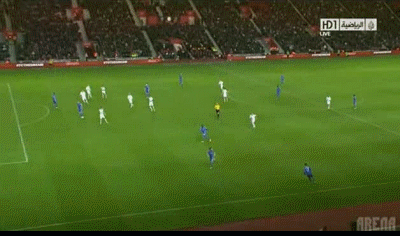 Phút 51: Southampton 1-3 Chelsea! Quả tạt từ cánh trái của Juan Mata được Branislav Ivanovic tận dụng thành công.