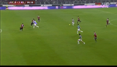 Phút 95: Juventus 2-1 AC Milan! Mirko Vucinic kết liễu trận đấu trong hiệp phụ với pha dứt điểm cận thành.
