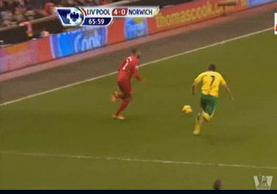 Phút 65: Liverpool 4-0 Norwich! Steven Gerrard đón bóng từ Glen Johnson trước khi tung cú sút xa chuẩn xác.