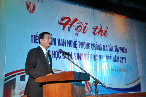 TS. Trương Quý Tùng, Phó Giám đốc Đại học Huế, Trưởng Ban chỉ đạo PCMT và tệ nạn xã hội ĐH Huế phát biểu tại Hội thi