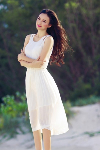 Váy dạ hội trắng nhẹ nhàng | LAHAVA