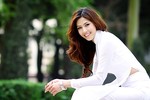 Ngẩn ngơ vì Hoa hậu Biển tinh khôi tà áo dài trắng
