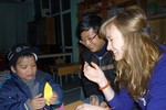Thầy Tây sưởi ấm Lớp học Hy vọng
