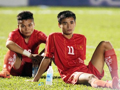 Chùm ảnh: 'Vỡ' sân Pleiku, U21 Việt Nam thua đau