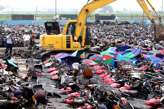 Quảng Đông, Trung Quốc: Xe máy không giấy tờ tịch thu, tiêu huỷ hết ảnh 1