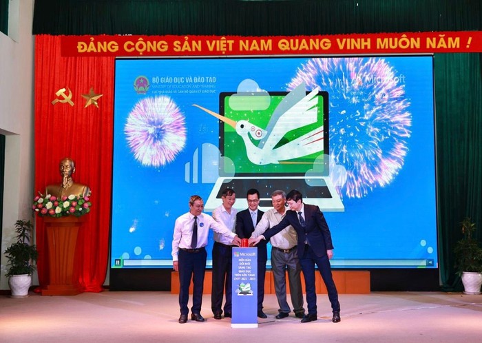 Phát động diễn đàn “đổi mới sáng tạo giáo dục Việt Nam 2022-2023” ảnh 1