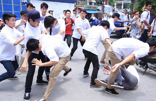 Bạo lực học đường dưới góc nhìn của một học sinh lớp 12 | Giáo dục Việt Nam