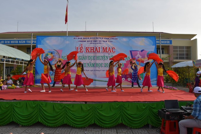 Ngày hội giáo dục, cách làm mới phong trào thi đua ở Vĩnh Thuận, Kiên Giang ảnh 2