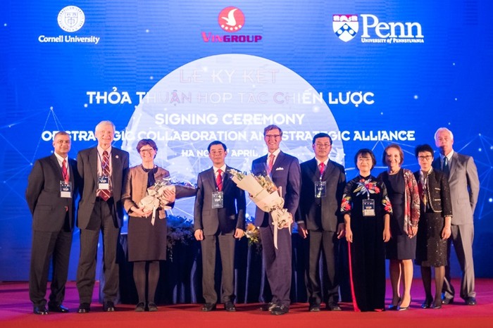 Ngày 3/4/2018, tại Hà Nội, Đại học VinUni (thuộc Tập đoàn Vingroup) đã chính thức ký thỏa thuận hợp tác chiến lược với hai trường thuộc Top 20 đại học tốt nhất thế giới là Đại học Cornell và Đại học Pennsylvania, Hoa Kỳ. ảnh 1