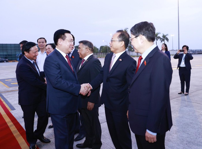 Chủ tịch Quốc hội lên đường thăm chính thức Campuchia và Philippines ảnh 1