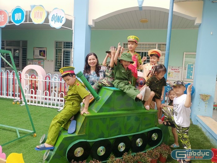Theo cô Tôn Tuyết Nhung, một trong những khó khăn trong việc thực hiện chế độ cho trẻ nằm ở khâu phụ huynh xin xác nhận và nộp hồ sơ. Ảnh: NVCC. ảnh 6