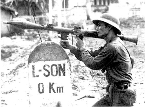 Bộ đội Việt Nam đánh trả quân Trung Quốc xâm lược tại Lạng Sơn năm 1979. (Ảnh trên vtc.vn) ảnh 1