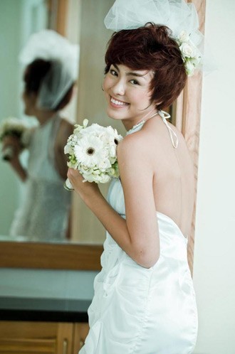 100 kiểu tóc cô dâu đẹp điên đảo trong mùa cưới 2023