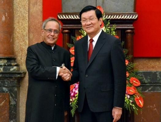 Chủ tịch nước Trương Tấn Sang tiếp Tổng thống Ấn Độ Pranab Mukherjee ảnh 1