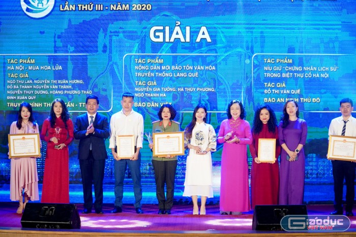 Hà Nội trao thưởng 2 giải báo chí về xây dựng Đảng và Phát triển văn hóa ảnh 2