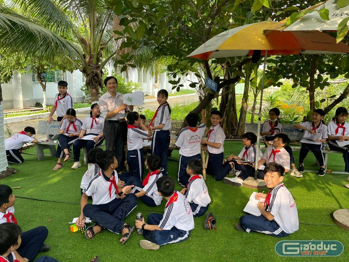 Cô Hiệu trưởng được nhiều học sinh "mê" chia sẻ về ngôi trường hạnh phúc ảnh 4