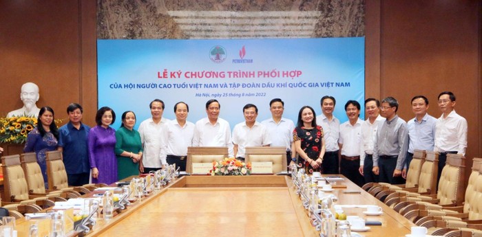 Petrovietnam ký chương trình phối hợp với Hội Người cao tuổi Việt Nam ảnh 2