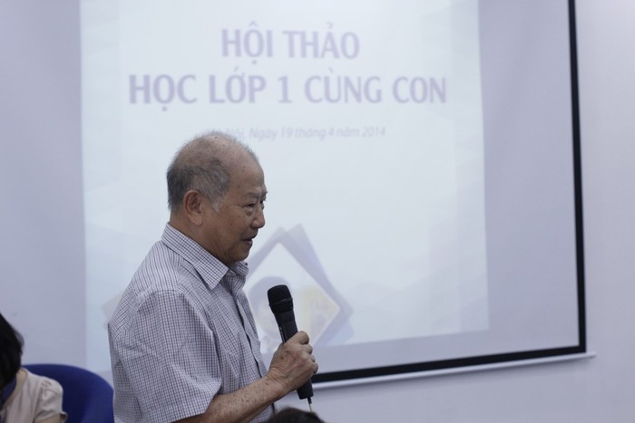 Nhà giáo Phạm Toàn chia sẻ với giáo viên Trường Olympia về bộ sách Cánh Buồm. Ảnh do tác giả cung cấp. ảnh 3