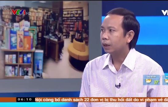 Phó Giáo sư, Tiến sĩ Nguyễn Văn Tùng - Phó Tổng biên tập Nhà xuất bản Giáo dục Việt Nam, ảnh chụp màn hình VTV. ảnh 1