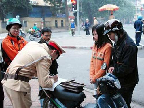 Trưởng phòng CSGT Hà Nội:Mượn xe cần mang theo hộ khẩu, giấy khai sinh ảnh 2