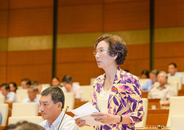 Bà Bùi Thị An, đại biểu Quốc hội khóa 13 cho rằng phải xem xét lại mức độ xử lý cán bộ làm thất thoát ngân sách nhà nước hơn 25 tỷ đồng đã phù hợp chưa? (Ảnh: quochoi.vn) ảnh 1