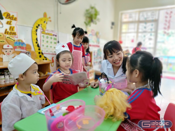 Ở trường Kim Đồng 1, cô giáo yêu thương học sinh như con ruột ảnh 3