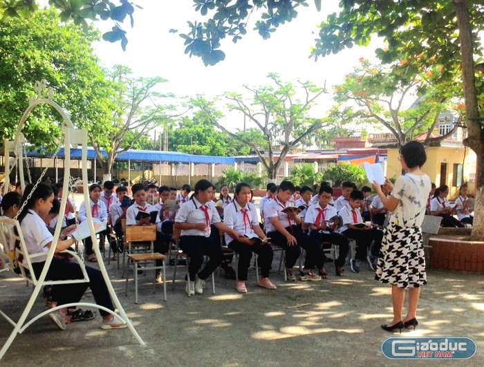 Lời Gan Ruột Của Nhân Viên Trường Học: Chúng Tôi Thấy Mình Giống Như 