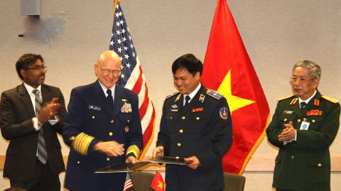 Lễ ký biên bản hợp tác cảnh sát biển Việt- Mỹ năm 2013 (ảnh minh họa)