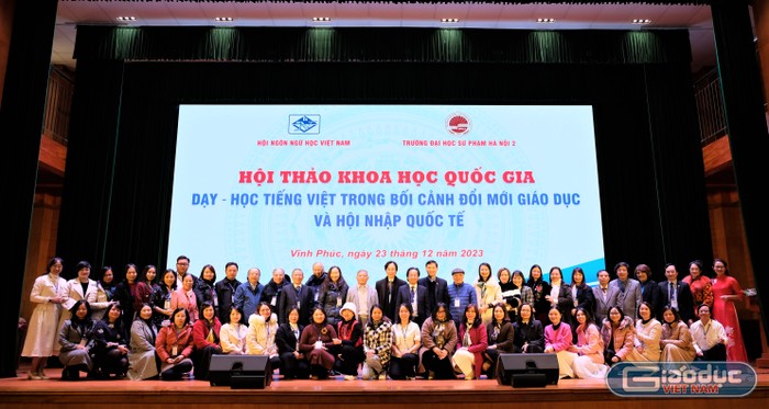 Các đại biểu tham dự hội thảo khoa học quốc gia &quot;Dạy – học tiếng Việt trong bối cảnh đổi mới giáo dục và hội nhập quốc tế&quot;.
