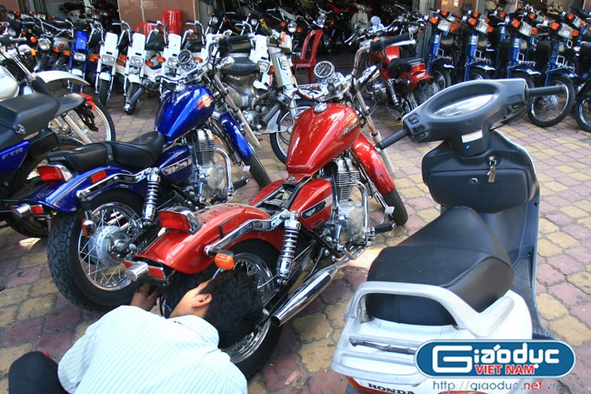 Chợ xe Campuchia Chợ xe máy Campuchia phụ tùng  moto oto xe đạp