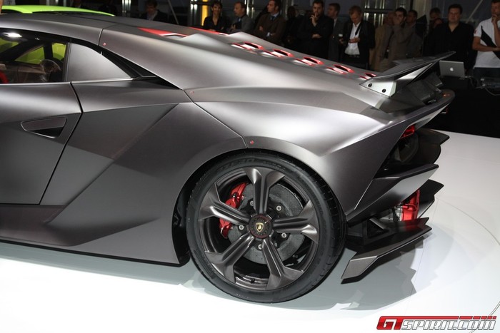 Siêu xe đắt nhất thế giới Lamborghini Sesto Elemento giá 2 triệu USD | Giáo  dục Việt Nam