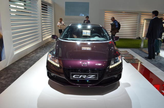 Ra mắt xe Honda CR-Z Hybrid mới sang trọng và nữ tính hơn ảnh 3
