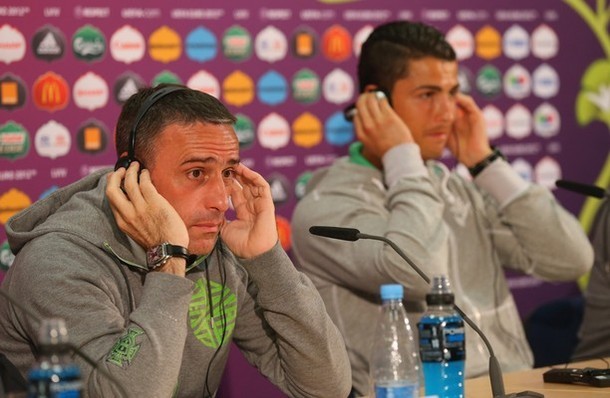 HLV Paulo Bento và đội trưởng Ronaldo trong cuộc họp báo trước đại chiến với ĐT Đức.