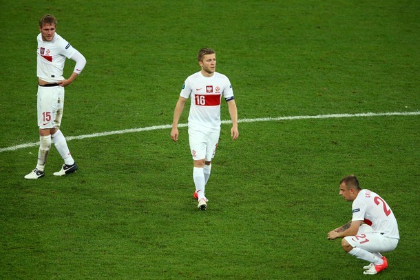 Bởi thiếu bản lĩnh nên đội chủ nhà Ba Lan đã ngậm ngùi dừng bước bởi thất bại 0-1 trước người láng giềng CH Czech.