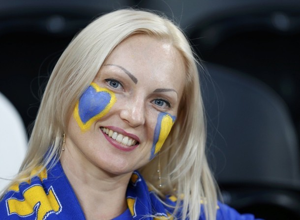Phụ nữ Ukraine được xem là đẹp bậc nhất Châu Âu, và đây là minh chứng với những gì họ hiện trên khuôn hình ở EURO 2012.