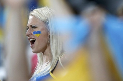 Phụ nữ Ukraine được xem là đẹp bậc nhất Châu Âu, và đây là minh chứng với những gì họ hiện trên khuôn hình ở EURO 2012.