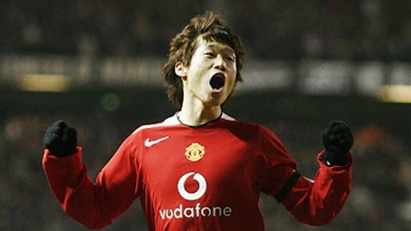 20/12/2005, Park Ji-sung ghi bàn đầu tiên cho "Quỷ đỏ" trong trận thắng Birmingham City ở League Cup