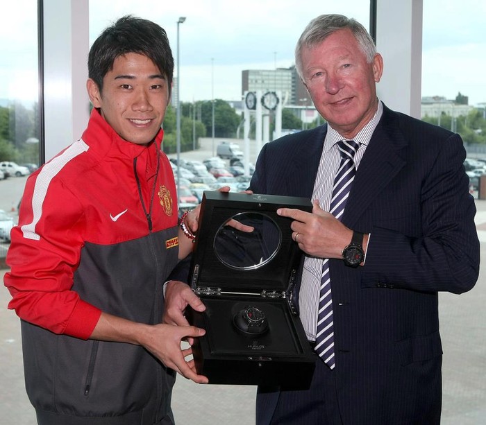Sir Alex Ferguson và tân binh Shinji Kagawa