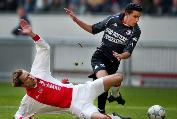 Van Persie sinh ngày 6 tháng 8 năm 1983 tại Rotterdam, Hà Lan. Năm 2002 anh ký hợp đồng chuyên nghiệp với CLB Feyenoord.