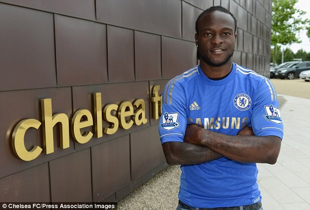 Sau rất nhiều nỗ lực thì Chelsea cũng đã có được Victor Moses từ Wigan với giá 9 triệu bảng, tuyển thủ Nigeria đã chính thức ra mắt trong màu áo The Blues...