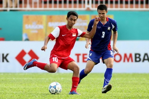 Một trận đấu nhạt nhòa của ứng viên vô địch U21 Thái Lan (áo xanh).