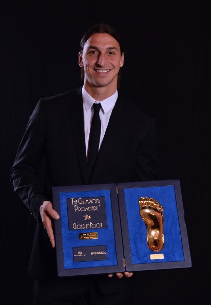 Ibrahimovic bất ngờ vượt qua nhiều ứng viên nặng ký để giành danh hiệu 'Bàn chân vàng', danh hiệu dành cho cầu thủ xuất sắc trên 29 tuổi.