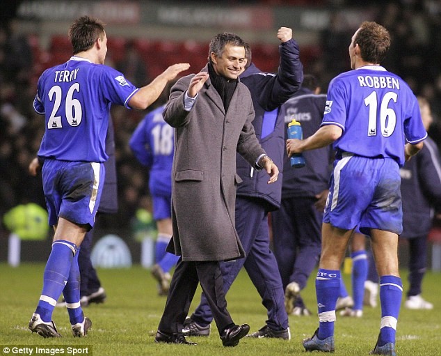 Trước trận đại chiến Chelsea - MU đêm nay, Sir Alex đưa lời nhận xét khinh thường đối thủ khi cho rằng Chelsea hiện tại không mạnh bằng thời Jose Mourinho còn ở Stamford Bridge.
