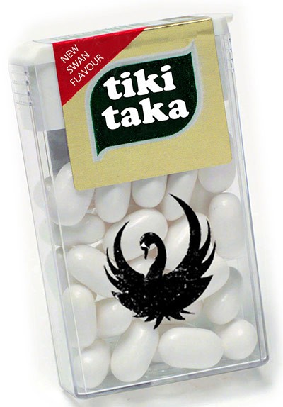 Tiki-taka mang thương hiệu 'Thiên nga đen' ở Premier League.