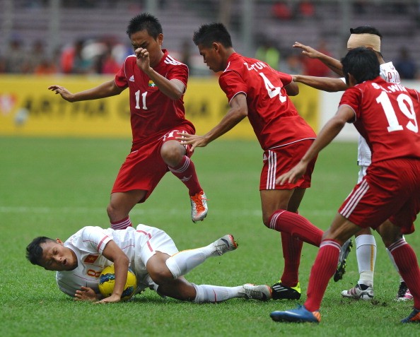 ĐT U23 Việt Nam từng thua bẽ bàng trước U23 Myanmar tại SEA Games 26. Ảnh: Getty