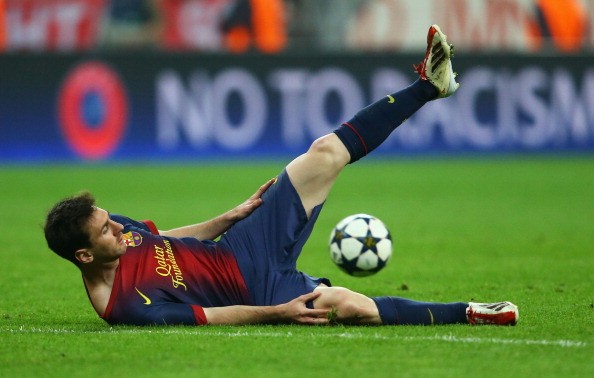 Trong khi Messi bị bắt chết hoàn toàn và Barca bế tắc không có phương án tấn công nào dù sở hữu tỉ lệ cầm bóng vượt trội như thường lệ...