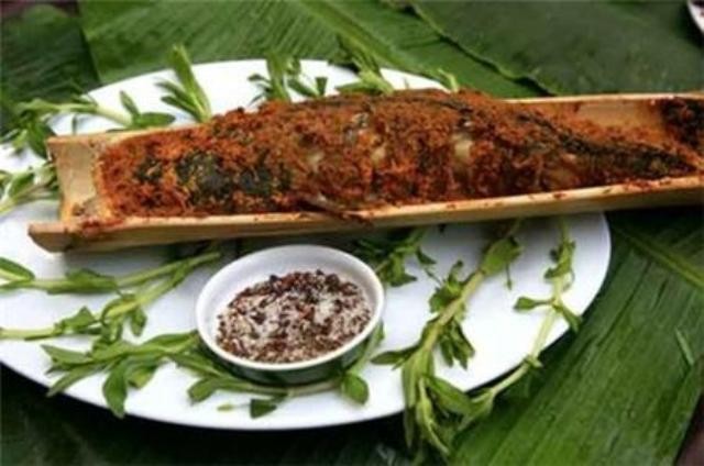 Pa pỉnh tộp món ăn được làm từ các loại cá suối của đồng bào Thái vùng Tây Bắc.